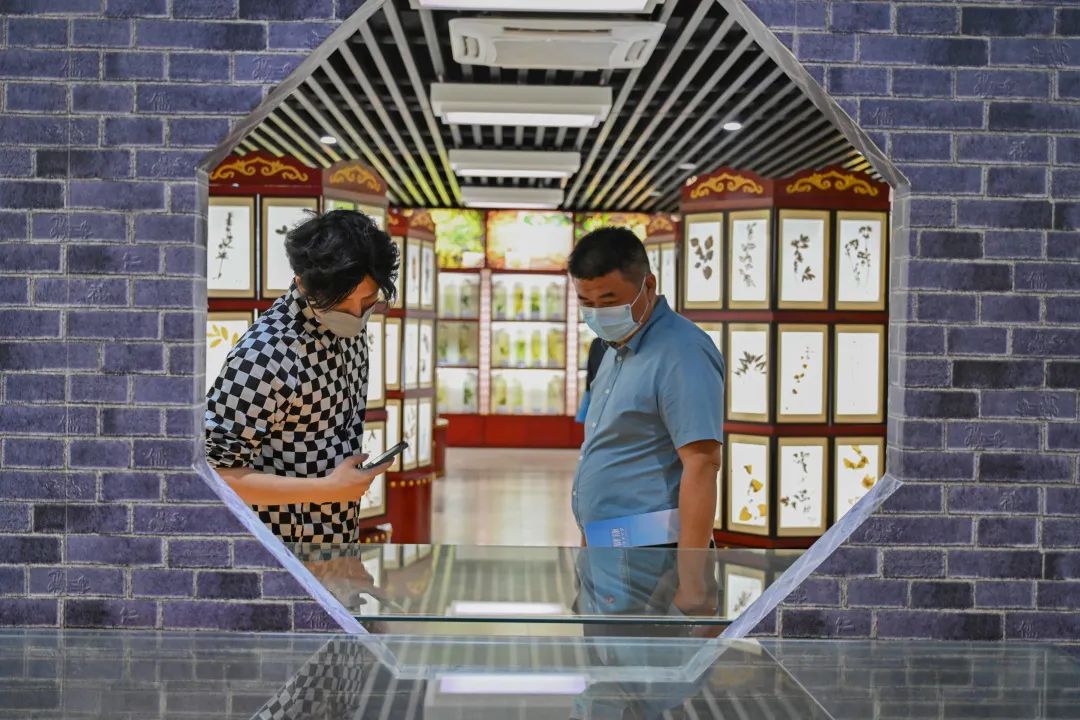 广州中原职业学院欧阳少林董事长一行莅临我校旅行交流10.jpg