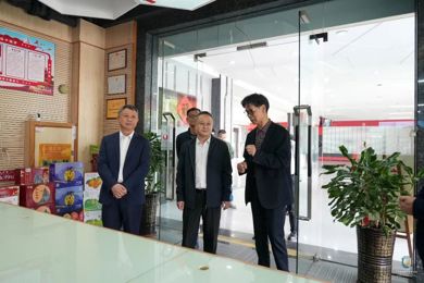 广州黄埔区委常委、统战部部长肖春辉一行莅临pg电子教育考察指导