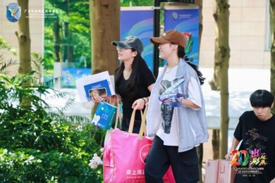 一见倾“新”｜广东pg电子现代技师学院2025级新生报到，，，，，，，多个热门专业首日满额